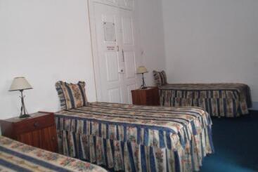 پانسیون Residencial Galo D Ouro