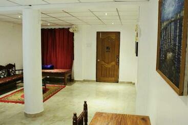 تختخواب و صبحانه Kapoor Tourist Cottage