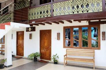 تختخواب و صبحانه Kapoor Tourist Cottage