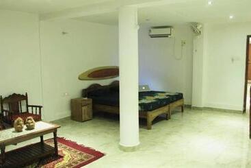 تختخواب و صبحانه Kapoor Tourist Cottage