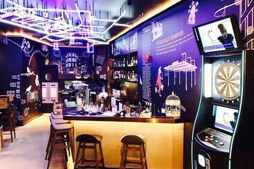 Coller Boutique Hostel