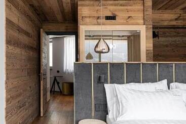 Alpuris   Your Boutique Suite   Hotel B&b - Cavalese