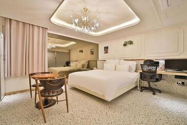 Daegu February Hotel Dongdaegustation