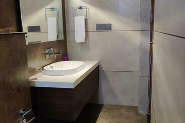 Florida Airport Hotel Kochi