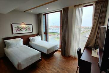 Florida Airport Hotel Kochi