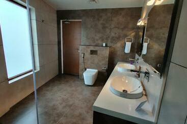 Florida Airport Hotel Kochi