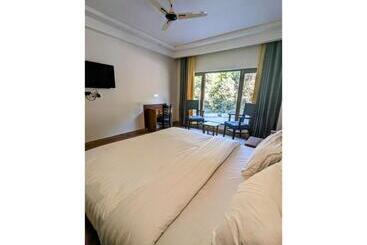 هتل The 9 Oaks By Bop Group Of Stay And Cafe