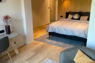 پانسیون Good Mood Chambres Et Suite