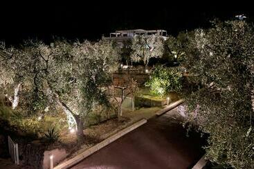استراحتگاه Hmo Glamping & Suites In Vignanotica