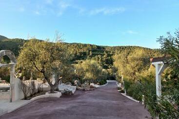 استراحتگاه Hmo Glamping & Suites In Vignanotica