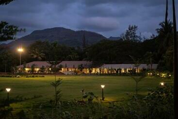 אתר נופש Oleander Farms, Karjat