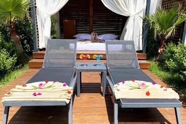 Sunthalia Hotels & Resorts Ultra All Inclusive Adults Only Party