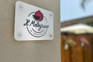 تختخواب و صبحانه Il Melograno