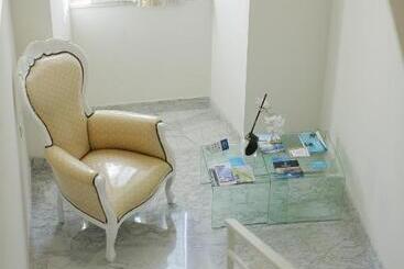 تختخواب و صبحانه L Arte Di Venere Suite