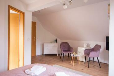هتل Apartone Land