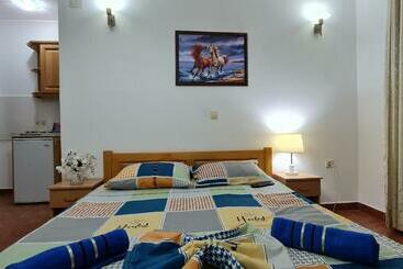 Meti Apartments