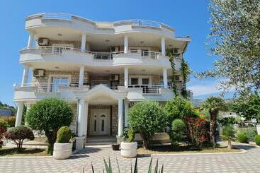 Meti Apartments
