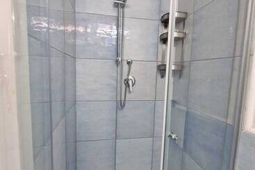 B&b Acquamarine