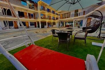 هتل Beas River Retreat A Riverside With Balcony