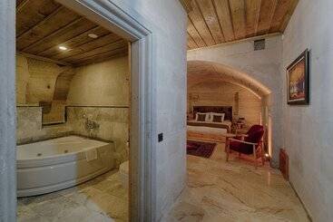 هتل Concept Cave Suites