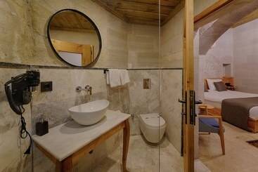 هتل Concept Cave Suites