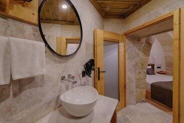 هتل Concept Cave Suites