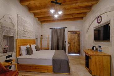 هتل Concept Cave Suites