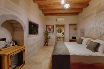 هتل Concept Cave Suites