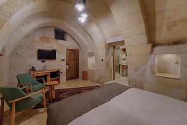 هتل Concept Cave Suites