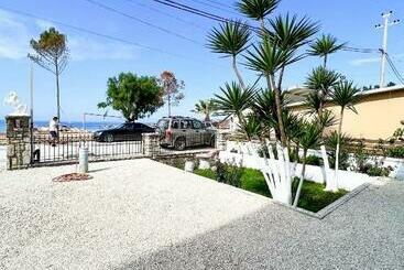 هتل Ionian View B&b