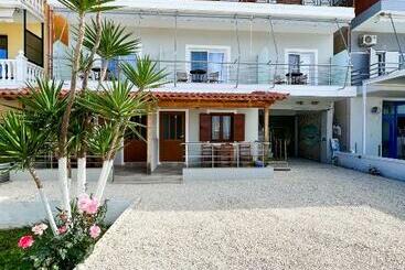هتل Ionian View B&b