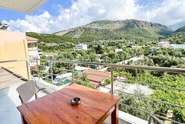 هتل Ionian View B&b
