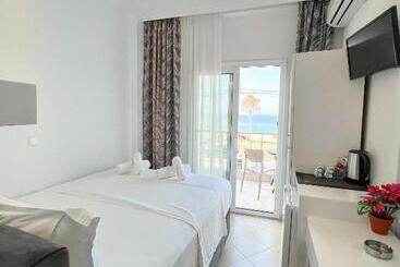 هتل Ionian View B&b