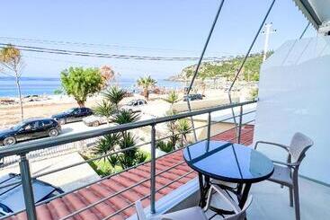 هتل Ionian View B&b