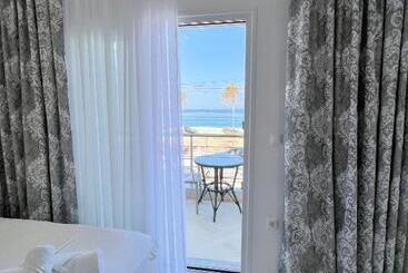 هتل Ionian View B&b