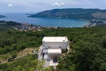 Pool Villa Luxoria Trebesin   Happy Rentals
