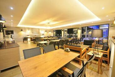 Club Sema Suite