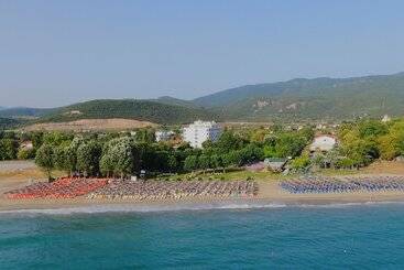 Cronwell Platamon Resort
