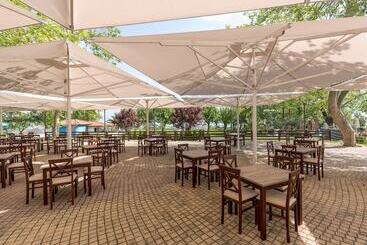 Cronwell Platamon Resort