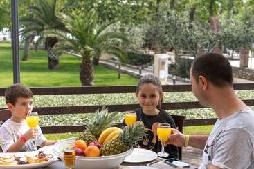 Cronwell Platamon Resort