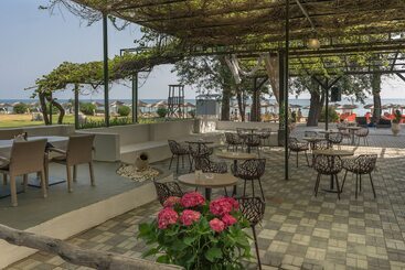 Cronwell Platamon Resort