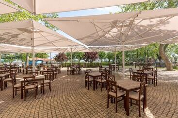 Cronwell Platamon Resort