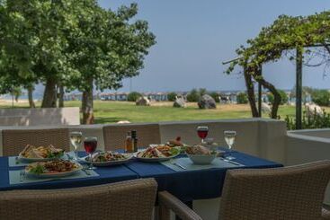 Cronwell Platamon Resort