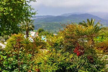 Cronwell Platamon Resort