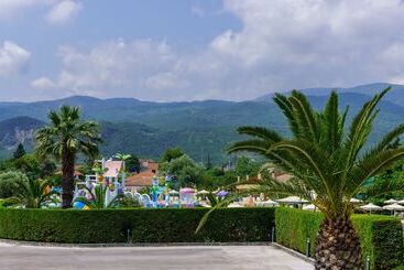 Cronwell Platamon Resort
