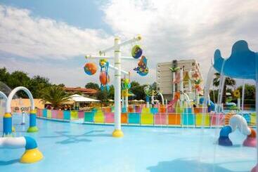 Cronwell Platamon Resort