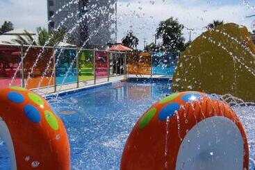 Cronwell Platamon Resort