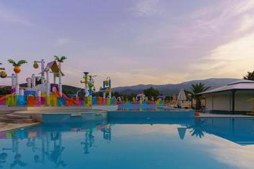 Cronwell Platamon Resort