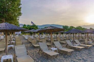 Cronwell Platamon Resort