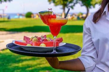 Cronwell Platamon Resort